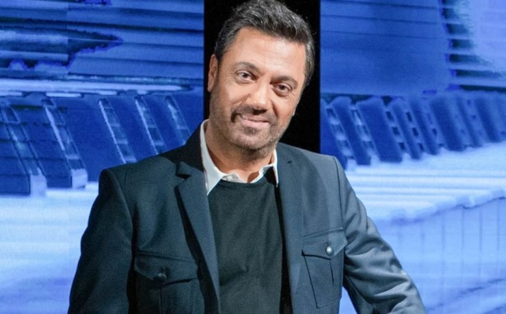 &Mu;&epsilon; &Gamma;&iota;ώ&rho;&gamma;&omicron; &Theta;&epsilon;&omicron;&phi;ά&nu;&omicron;&upsilon;&sigmaf; &eta; &tau;&epsilon;&lambda;&epsilon;&tau;ή &lambda;ή&xi;&eta;&sigmaf; &tau;&omicron;&upsilon; &phi;&epsilon;&tau;&iota;&nu;&omicron;ύ &Sigma;&pi;ά&rho;&tau;&alpha;&theta;&lambda;&omicron;&nu;