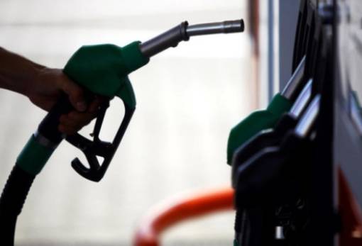 Αυξήσεις στη βενζίνη: Πώς έσπασε το «φράγμα» των 2 ευρώ