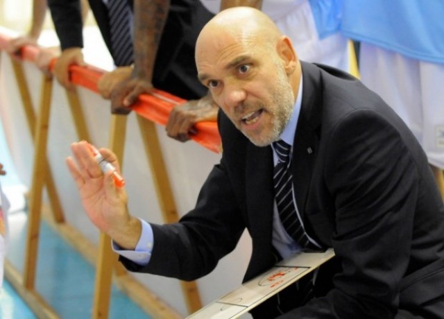 &Tau;&iota; &kappa;ά&nu;&epsilon;&iota; &omicron; &Mu;&eta;&nu;ά&sigmaf; &Gamma;&kappa;έ&kappa;&omicron;&sigmaf; &sigma;&tau;&eta; &Sigma;&pi;ά&rho;&tau;&eta;;