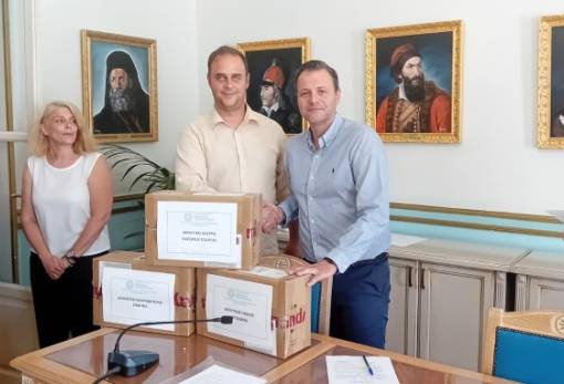 Μπαίνουν νέοι απινιδωτές σε αθλητικούς χώρους του Δ. Σπάρτης