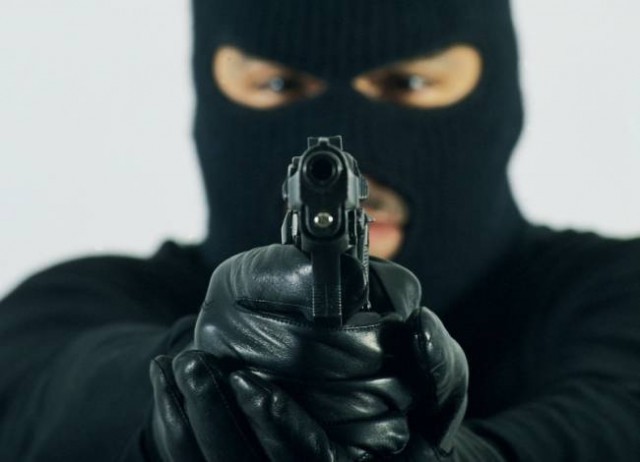  &Alpha;&pi;&epsilon;ί&lambda;&eta;&sigma;&alpha;&nu; &mu;&epsilon; &kappa;&alpha;&rho;&alpha;&mu;&pi;ί&nu;&alpha; &kappa;&alpha;&tau;&alpha;&sigma;&tau;&eta;&mu;&alpha;&tau;ά&rho;&chi;&eta; &kappa;&alpha;&iota; έ&phi;&upsilon;&gamma;&alpha;&nu; &mu;&epsilon; 3.000 &epsilon;&upsilon;&rho;ώ