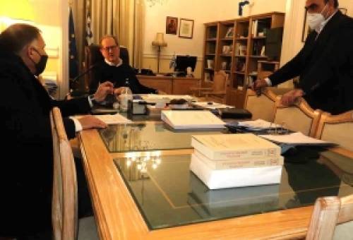 Συνάντηση Π. Νίκα με τον βουλευτή Λακωνίας Ν. Κρητικό