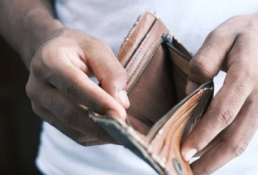 UBS: Η Ελλάδα αναπτύσσεται, αλλά όχι το εισόδημα των Ελλήνων