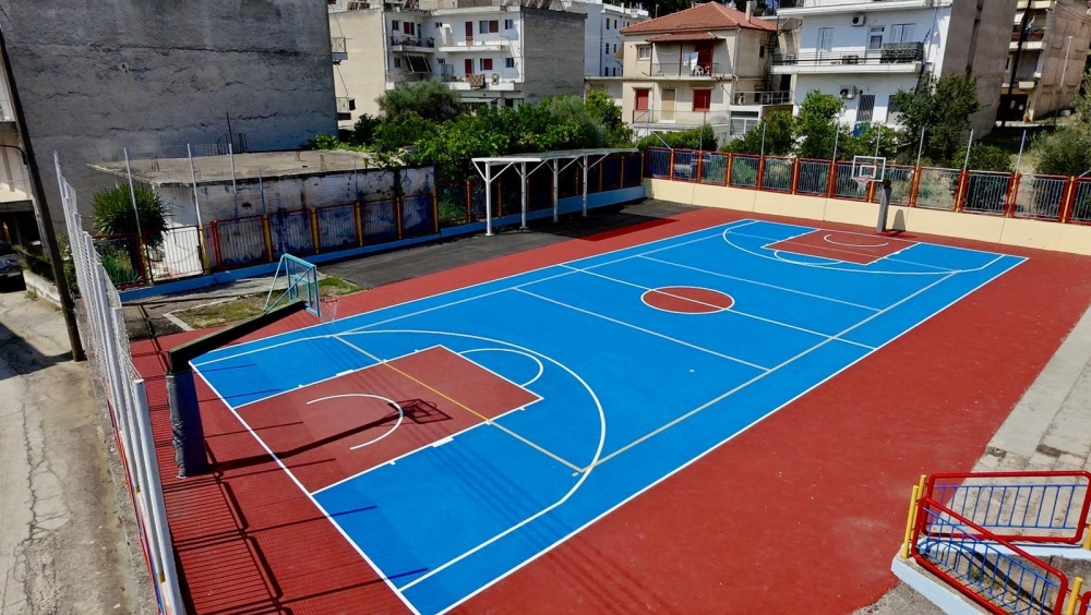 &Mu;&epsilon; &nu;έ&alpha; &gamma;ή&pi;&epsilon;&delta;&alpha;, &sigma;&kappa;ί&alpha;&sigma;&tau;&rho;&alpha; &kappa;&alpha;&iota; &epsilon;&xi;&omicron;&pi;&lambda;&iota;&sigma;&mu;ό &alpha;&nu;&alpha;&beta;&alpha;&theta;&mu;ί&zeta;&omicron;&nu;&tau;&alpha;&iota; &sigma;&chi;&omicron;&lambda;&iota;&kappa;έ&sigmaf; &alpha;&upsilon;&lambda;έ&sigmaf; &kappa;&alpha;&iota; &pi;ά&rho;&kappa;&alpha; &tau;&omicron;&upsilon; &Delta;. &Sigma;&pi;ά&rho;&tau;&eta;&sigmaf;