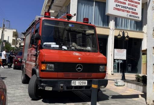 Άμεση επέμβαση της Πυροσβεστικής σε φωτιά σε εμπορικό πολυκατάστημα της Σπάρτης