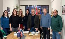 &Pi;&lambda;&omicron;ύ&sigma;&iota;&omicron; &pi;&rho;ό&gamma;&rho;&alpha;&mu;&mu;&alpha; &epsilon;&kappa;&delta;&eta;&lambda;ώ&sigma;&epsilon;&omega;&nu; &sigma;&tau;&eta;&nu; &laquo;&Epsilon;&beta;&delta;&omicron;&mu;ά&delta;&alpha; &Omicron;&mu;&omicron;&gamma;&epsilon;&nu;ώ&nu;&raquo;
