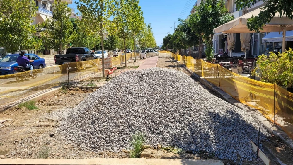 &Pi;ό&lambda;&eta; &pi;&omicron;&upsilon; &pi;&alpha;&lambda;&epsilon;ύ&epsilon;&iota; &nu;&alpha; &sigma;&tau;&alpha;&theta;&epsilon;ί ό&rho;&theta;&iota;&alpha;, &alpha;&lambda;&lambda;ά &mu;&iota;&alpha; &lambda;&epsilon;&omega;&phi;ό&rho;&omicron;&sigmaf; &tau;&eta;&nu; &laquo;&tau;&rho;&iota;&kappa;&lambda;&omicron;&pi;&omicron;&delta;ί&zeta;&epsilon;&iota;&raquo; &kappa;&alpha;&iota; &tau;&eta;&nu; &tau;&sigma;&alpha;&kappa;ί&zeta;&epsilon;&iota;