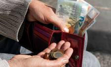 &Delta;&iota;&pi;&lambda;ή &epsilon;&nu;ί&sigma;&chi;&upsilon;&sigma;&eta; &gamma;&iota;&alpha; &tau;&omicron;&upsilon;&sigmaf; &sigma;&upsilon;&nu;&tau;&alpha;&xi;&iota;&omicron;ύ&chi;&omicron;&upsilon;&sigmaf;: 400 &epsilon;&upsilon;&rho;ώ &tau;&omicron;&nu; &Nu;&omicron;έ&mu;&beta;&rho;&iota;&omicron; &kappa;&alpha;&iota; &alpha;&upsilon;&xi;ή&sigma;&epsilon;&iota;&sigmaf; &alpha;&pi;ό &tau;&omicron; 2027