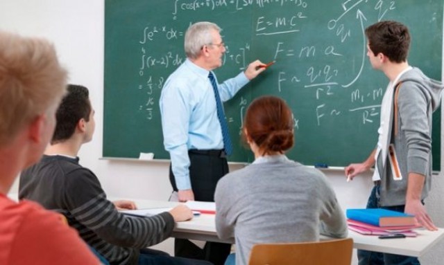 &Kappa;&omicron;&iota;&nu;&omega;&nu;&iota;&kappa;ό &Phi;&rho;&omicron;&nu;&tau;&iota;&sigma;&tau;ή&rho;&iota;&omicron; &gamma;&iota;&alpha; &mu;&alpha;&theta;&eta;&tau;έ&sigmaf; &Lambda;&upsilon;&kappa;&epsilon;ί&omicron;&upsilon; &alpha;&pi;ό &tau;&omicron; &Delta;ή&mu;&omicron; &Sigma;&pi;ά&rho;&tau;&eta;&sigmaf;