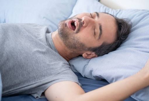 O ύπνος ξορκίζει τα εγκεφαλικά και τις καρδιοπάθειες