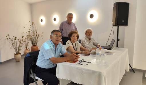 &Pi;&alpha;&rho;&omicron;&upsilon;&sigma;&iota;ά&sigma;&tau;&eta;&kappa;&epsilon; &tau;&omicron; &beta;&iota;&beta;&lambda;ί&omicron; &tau;&eta;&sigmaf; &Alpha;&nu;ί&tau;&alpha;&sigmaf; &Gamma;&kappa;&lambda;έ&kappa;&alpha; - &Pi;&rho;&epsilon;&kappa;&epsilon;&zeta;έ &sigma;&tau;&iota;&sigmaf; &Kappa;&alpha;&rho;&upsilon;έ&sigmaf;