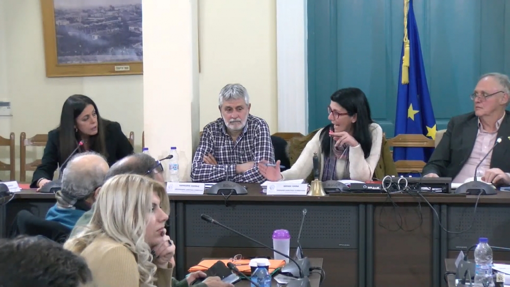 &Pi;&omicron;&lambda;&iota;&tau;&iota;&kappa;ό &omicron;&lambda;ί&sigma;&theta;&eta;&mu;&alpha;