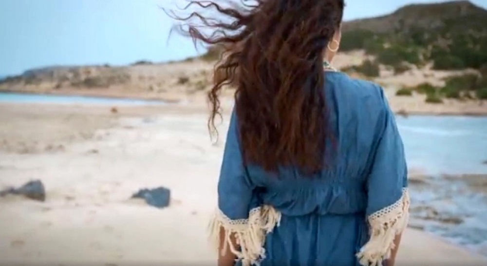 &laquo;&Eta; &Lambda;&alpha;&kappa;&omega;&nu;ί&alpha; &mu;&alpha;&sigmaf; &sigma;&alpha;&sigmaf; &pi;&epsilon;&rho;&iota;&mu;έ&nu;&epsilon;&iota;&raquo; (VIDEO)