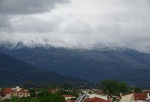 Ανθισμένη... στα λευκά η Πρωτομαγιά στη Λακωνία