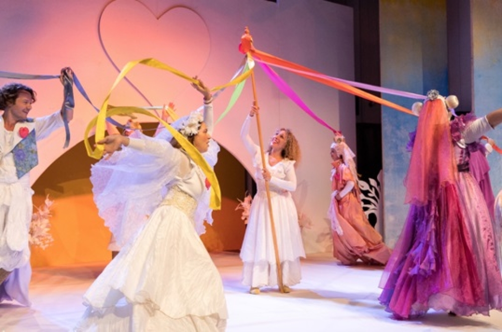 &laquo;&Tau;&omicron; &mu;&alpha;&gamma;&iota;&kappa;ό &kappa;&lambda;&epsilon;&iota;&delta;ί&raquo; &xi;&epsilon;&kappa;&lambda;&epsilon;&iota;&delta;ώ&nu;&epsilon;&iota; &tau;&omicron;&nu; &kappa;ό&sigma;&mu;&omicron; &tau;&omega;&nu; &alpha;&rho;&epsilon;&tau;ώ&nu; &kappa;&alpha;&iota; &alpha;&xi;&iota;ώ&nu; &sigma;&tau;&omicron; &Sigma;&alpha;ϊ&nu;&omicron;&pi;&omicron;ύ&lambda;&epsilon;&iota;&omicron;