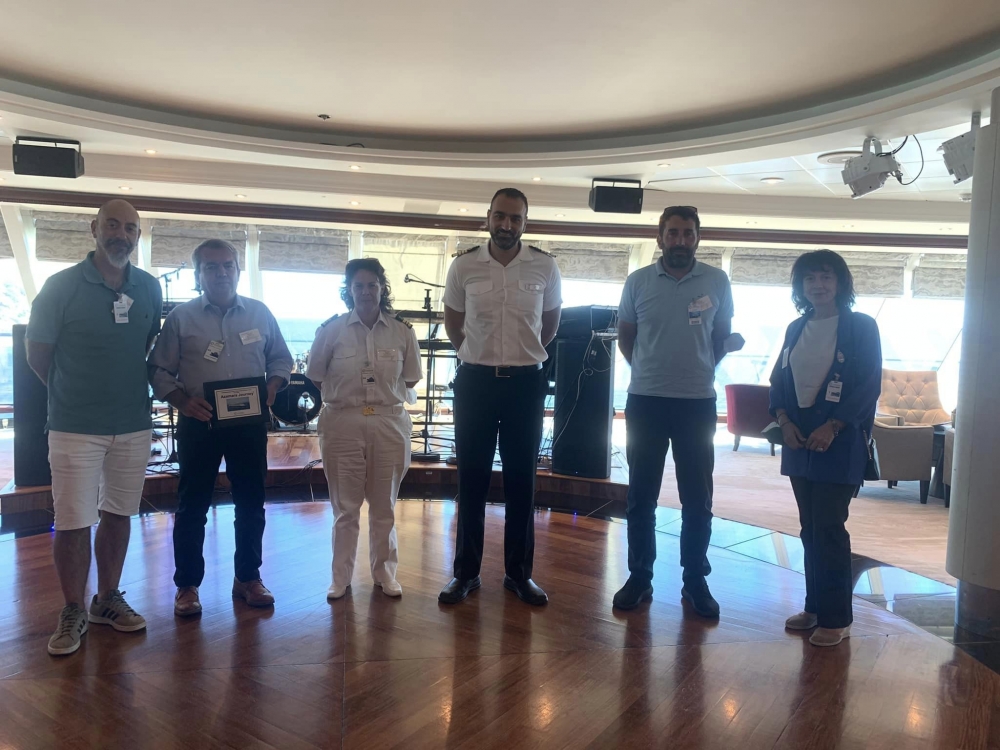 &Theta;έ&mu;&alpha;&tau;&alpha; &kappa;&rho;&omicron;&upsilon;&alpha;&zeta;&iota;έ&rho;&alpha;&sigmaf; &sigma;&tau;&eta; &Mu;&omicron;&nu;&epsilon;&mu;&beta;&alpha;&sigma;&iota;ά