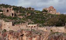 &Eta; &Lambda;&alpha;&kappa;&omega;&nu;ί&alpha; &tau;&omega;&nu; &alpha;&nu;&tau;&iota;&theta;έ&sigma;&epsilon;&omega;&nu; &sigma;&tau;&omicron;&nu; &phi;&alpha;&kappa;ό &tau;&omicron;&upsilon; &laquo;Ό&pi;&omicron;&upsilon; &upsilon;&pi;ά&rho;&chi;&epsilon;&iota; &Epsilon;&lambda;&lambda;ά&delta;&alpha;&raquo;