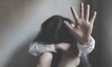 Βακαλόπουλος και ΚΝΕ για την Ημέρα Εξάλειψης της Βίας κατά των Γυναικών