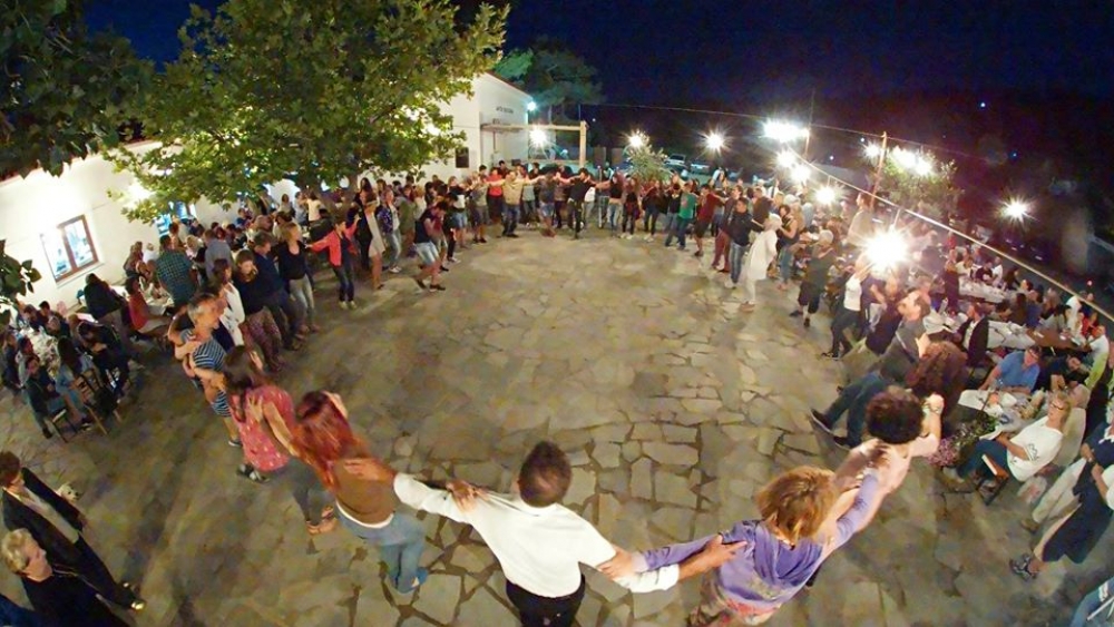 Μανιάτικο γλέντι στον Βαχό