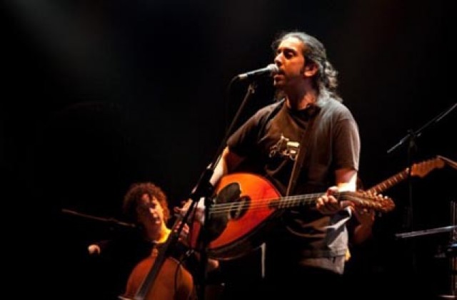 Ο Γιάννης Χαρούλης στο Βλαχιώτη για μια μοναδική συναυλία