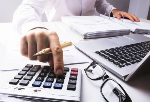 Σε διακοπές για 2 εβδομάδες τον Αύγουστο οι λογιστές της Λακωνίας