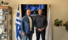 &Epsilon;&beta;&delta;&omicron;&mu;ά&delta;&alpha; &Omicron;&mu;&omicron;&gamma;&epsilon;&nu;ώ&nu;: &Kappa;&epsilon;&rho;&delta;&iota;&sigma;&mu;έ&nu;&eta; &omicron;&upsilon;&sigma;ί&alpha; ή &epsilon;&pi;&iota;&kappa;&omicron;&iota;&nu;&omega;&nu;&iota;&alpha;&kappa;έ&sigmaf; &epsilon;&nu;&tau;&upsilon;&pi;ώ&sigma;&epsilon;&iota;&sigmaf;;