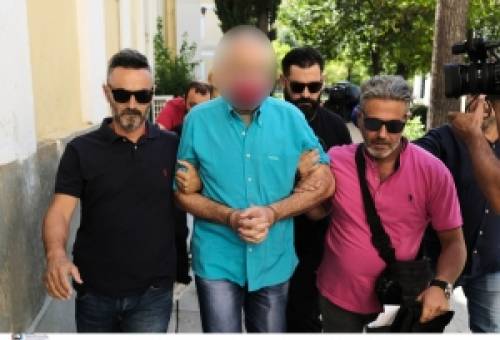 Προφυλακιστέος ο εκπαιδευτικός για την πορνογραφία-ασέλγεια ανηλίκων