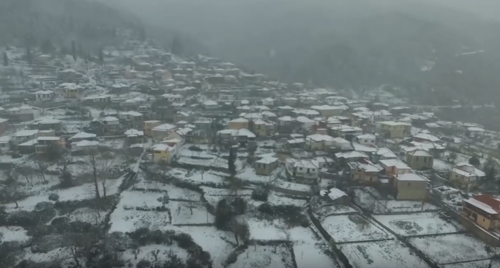 Έ&nu;&alpha; &epsilon;&nu;&tau;&upsilon;&pi;&omega;&sigma;&iota;&alpha;&kappa;ό &omicron;&delta;&omicron;&iota;&pi;&omicron;&rho;&iota;&kappa;ό &sigma;&tau;&eta; &chi;&iota;&omicron;&nu;&iota;&sigma;&mu;έ&nu;&eta; &Alpha;&gamma;ό&rho;&iota;&alpha;&nu;&eta; &Lambda;&alpha;&kappa;&omega;&nu;ί&alpha;&sigmaf;! (VIDEO)