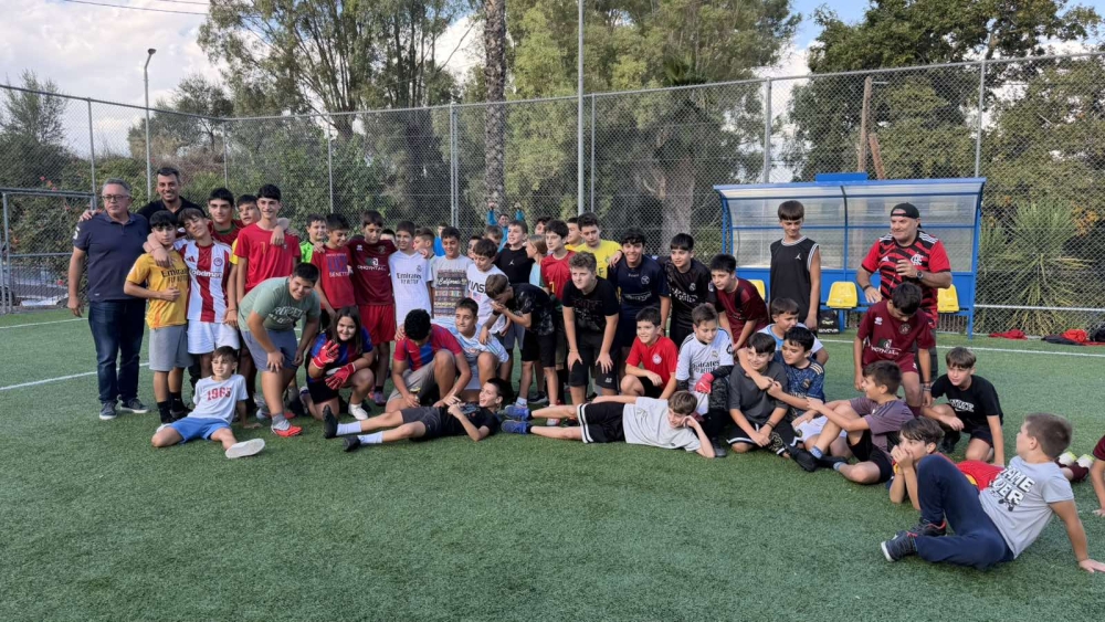 &Mu;&iota;&kappa;&rho;&omicron;ί &mu;&pi;&alpha;&lambda;&alpha;&delta;ό&rho;&omicron;&iota; έ&pi;&alpha;&iota;&xi;&alpha;&nu; &kappa;&alpha;&iota; &tau;&omicron; &kappa;&alpha;&tau;&alpha;&chi;ά&rho;&eta;&kappa;&alpha;&nu; &sigma;&tau;&eta; &laquo;&nu;έ&alpha;&raquo; &Lambda;ά&kappa;&kappa;&alpha;