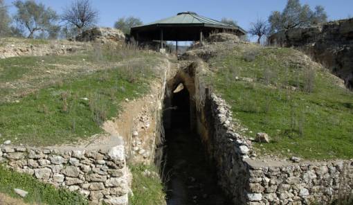 &Theta;. &Sigma;&pi;&upsilon;&rho;ό&pi;&omicron;&upsilon;&lambda;&omicron;&sigmaf;: &Alpha;&pi;ά&nu;&tau;&eta;&sigma;&eta; &mu;&epsilon;&hellip; &delta;ύ&omicron; &pi;&rho;&omicron;&tau;ά&sigma;&epsilon;&iota;&sigmaf;