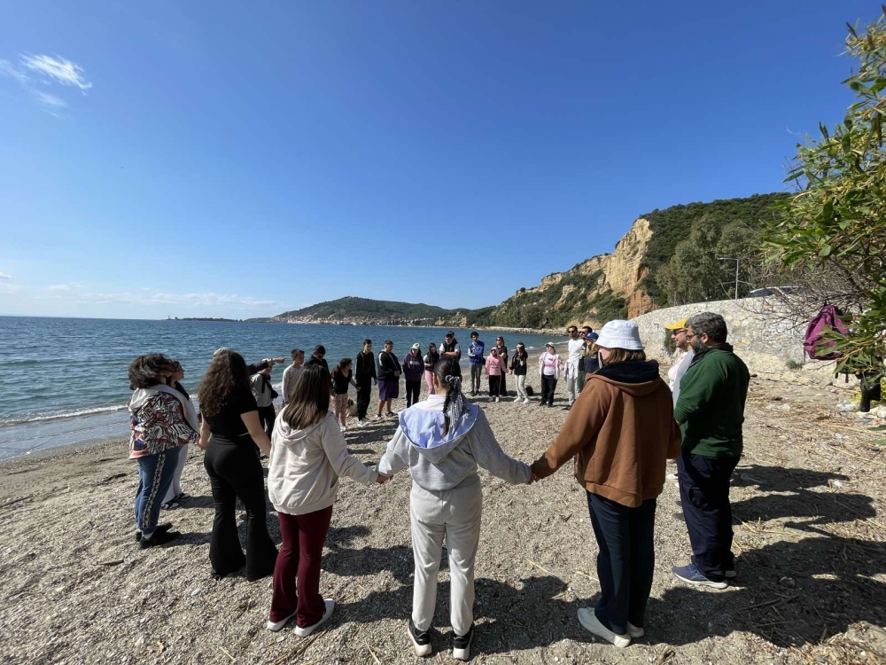 &Alpha;&pi;ό &tau;&omicron; &theta;&rho;&alpha;&nu;ί&omicron; &sigma;&tau;&eta;&nu; &pi;&rho;ά&xi;&eta; &gamma;&iota;&alpha; &tau;&eta; &phi;ύ&sigma;&eta; &mu;&alpha;&theta;&eta;&tau;έ&sigmaf; &tau;&omicron;&upsilon; &Epsilon;&Nu;&Epsilon;&Epsilon;&Gamma;&Upsilon;&Lambda; &Pi;&epsilon;&tau;&rho;ί&nu;&alpha;&sigmaf;