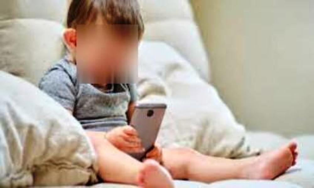 &Omicron; &mu;&pi;ό&mu;&pi;&iota;&rho;&alpha;&sigmaf; &kappa;&alpha;&iota; &tau;&omicron; &kappa;&iota;&nu;&eta;&tau;ό