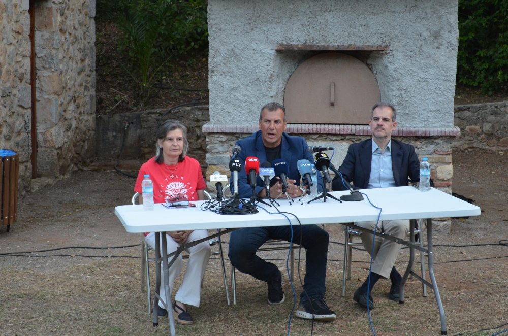 &Pi;&upsilon;&rho;ή&nu;&alpha;&sigmaf; &Pi;&omicron;&lambda;&iota;&tau;&iota;&sigma;&mu;&omicron;ύ 38 &epsilon;&tau;ώ&nu; &tau;&omicron; &Sigma;&alpha;ϊ&nu;&omicron;&pi;&omicron;ύ&lambda;&epsilon;&iota;&omicron;: &Pi;&alpha;&rho;&omicron;&upsilon;&sigma;&iota;ά&sigma;&tau;&eta;&kappa;&epsilon; &tau;&omicron; &pi;&rho;ό&gamma;&rho;&alpha;&mu;&mu;&alpha; &tau;&omicron;&upsilon; &phi;&epsilon;&tau;&iota;&nu;&omicron;ύ &Phi;&epsilon;&sigma;&tau;&iota;&beta;ά&lambda;