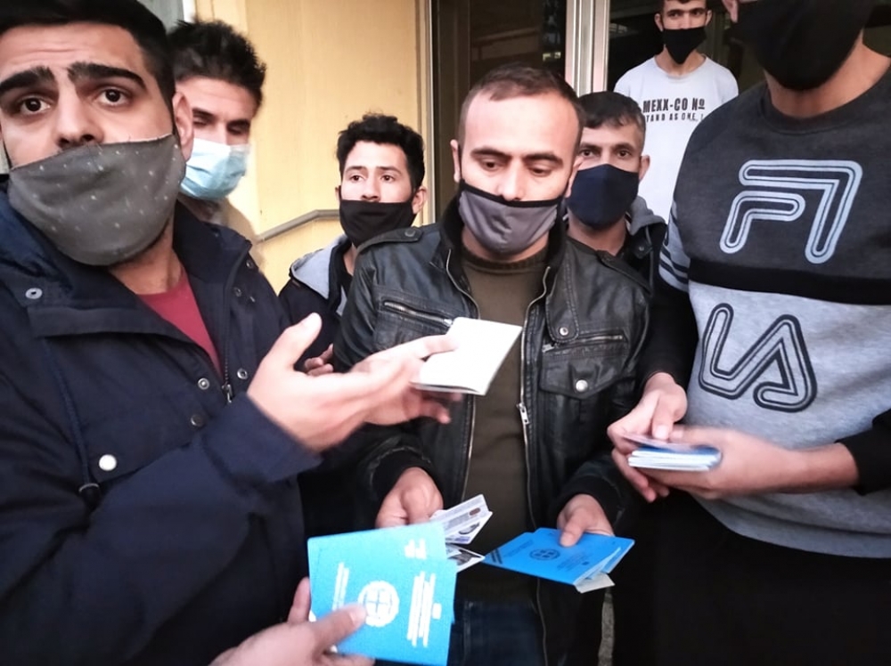 &Sigma;&tau;. &Alpha;&rho;&alpha;&chi;&omega;&beta;ί&tau;&eta;&sigmaf;: &laquo;&Chi;ώ&rho;&omicron; &Tau;&Omega;&Rho;&Alpha; &alpha;&sigma;&phi;&alpha;&lambda;ή &kappa;&alpha;&iota; &alpha;&nu;&theta;&rho;ώ&pi;&iota;&nu;&omicron; &gamma;&iota;&alpha; &tau;&omicron;&upsilon;&sigmaf;  &alpha;&nu;&alpha;&gamma;&nu;&omega;&rho;&iota;&sigma;&mu;έ&nu;&omicron;&upsilon;&sigmaf; &pi;&rho;ό&sigma;&phi;&upsilon;&gamma;&epsilon;&sigmaf;&raquo;