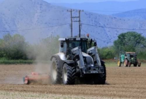 Σήμερα η προκαταβολή της βασικής ενίσχυσης για τους αγρότες