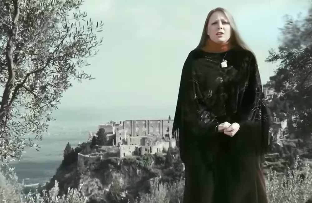 &laquo;&Pi;&alpha;&nu;&alpha;&gamma;&iota;ά &mu;&omicron;&upsilon;, &Pi;&alpha;&nu;&alpha;&gamma;&iota;ά &mu;&omicron;&upsilon;&raquo;: Ό&tau;&alpha;&nu; &eta; Eurovision έ&gamma;&iota;&nu;&epsilon; &beta;ή&mu;&alpha; &delta;&iota;&alpha;&mu;&alpha;&rho;&tau;&upsilon;&rho;ί&alpha;&sigmaf; &kappa;&alpha;&tau;ά &tau;&omicron;&upsilon; &laquo;&Alpha;&tau;&tau;ί&lambda;&alpha;&raquo; &mu;&epsilon; &phi;ό&nu;&tau;&omicron; &tau;&omicron;&nu; &Mu;&upsilon;&sigma;&tau;&rho;ά