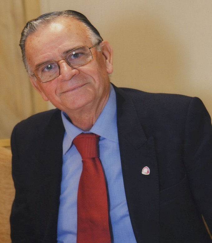 &Kappa;&alpha;&rho;&gamma;ά&kappa;&omicron;&sigmaf;: &Sigma;&tau;&eta;&nu; &Alpha;&mu;&phi;ί&pi;&omicron;&lambda;&eta; &omicron; &tau;ά&phi;&omicron;&sigmaf; &tau;&omicron;&upsilon; &Mu;. &Alpha;&lambda;έ&xi;&alpha;&nu;&delta;&rho;&omicron;&upsilon;