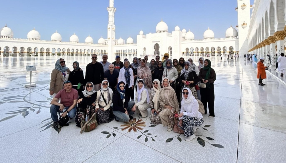 Έ&kappa;&lambda;&epsilon;&iota;&sigma;&alpha;&nu; &tau;&alpha;&xi;ί&delta;&iota; &sigma;&tau;&omicron; &Nu;&tau;&omicron;&upsilon;&mu;&pi;ά&iota;, &beta;&rho;έ&theta;&eta;&kappa;&alpha;&nu; &sigma;&epsilon; &laquo;&epsilon;&mu;&pi;ό&lambda;&epsilon;&mu;&eta; &zeta;ώ&nu;&eta;&raquo;!