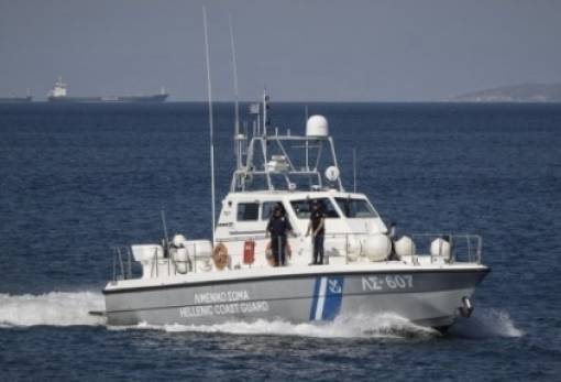 Λήξη συναγερμού για το ιστιοφόρο με δεκάδες μετανάστες