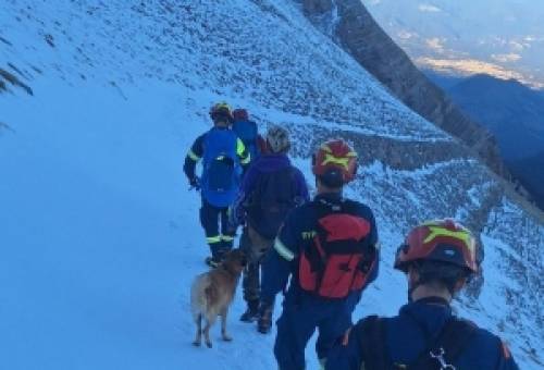 Συγκλονιστική η επιχείρηση διάσωσης στον χιονισμένο Ταΰγετο (ΦΩΤΟ)