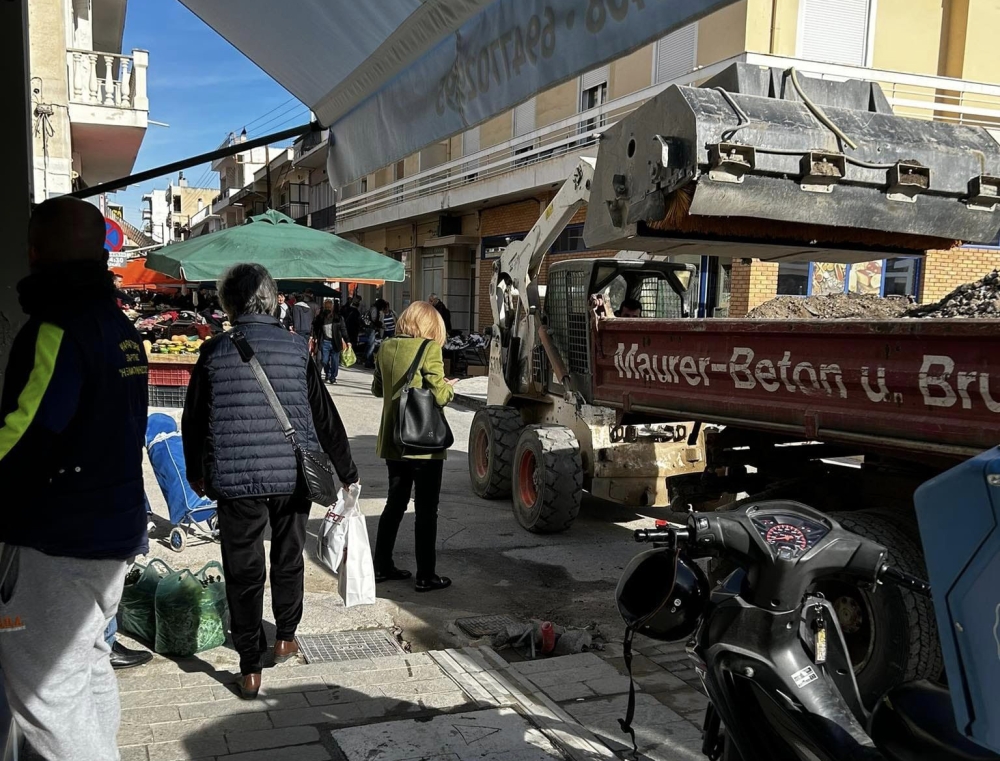 Μαζί με τα οπωρολαχανικά να σου και… μια μπουλντόζα