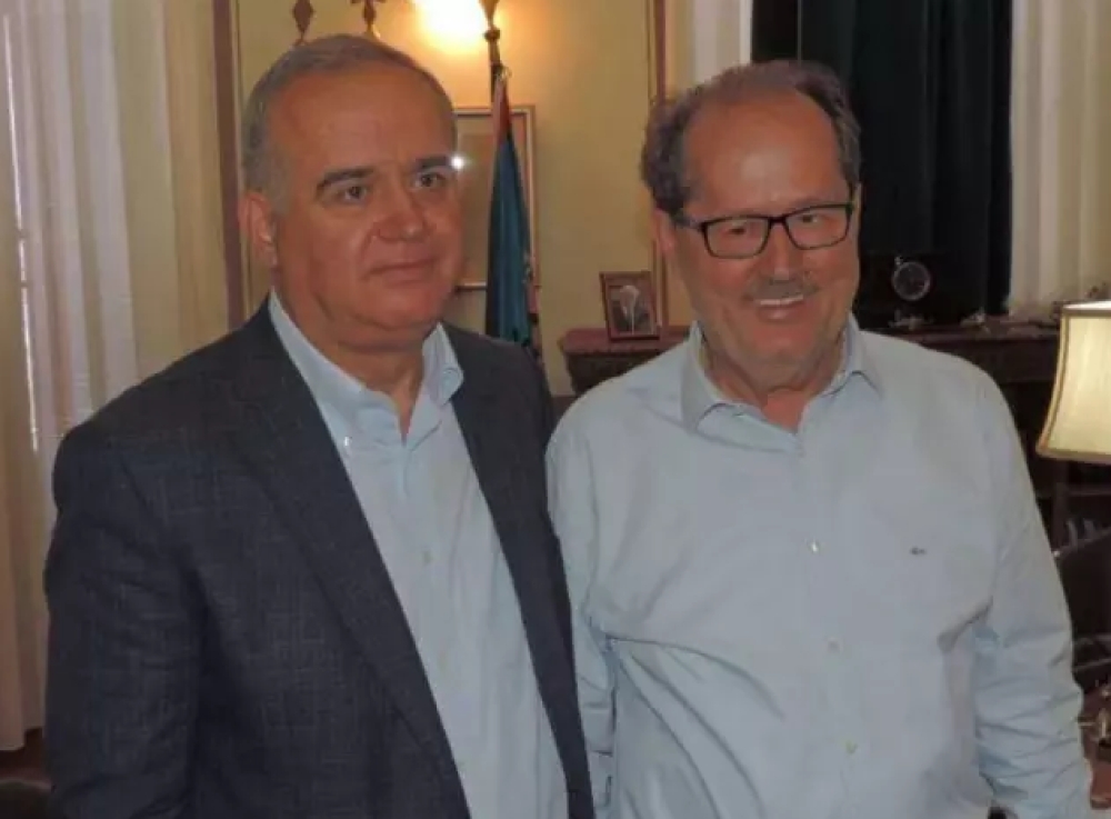 &Gamma;. &Lambda;&alpha;&mu;&pi;&rho;ό&pi;&omicron;&upsilon;&lambda;&omicron;&sigmaf;: &laquo;&Omicron;&iota; &phi;&eta;&mu;&omicron;&lambda;&omicron;&gamma;ί&epsilon;&sigmaf; &alpha;&nu;&tau;&iota;&kappa;&alpha;&tau;ά&sigma;&tau;&alpha;&sigma;&eta;&sigmaf; &Nu;ί&kappa;&alpha; &mu;ό&nu;&omicron; &zeta;&eta;&mu;&iota;ά &pi;&rho;&omicron;&xi;&epsilon;&nu;&omicron;ύ&nu;&raquo;