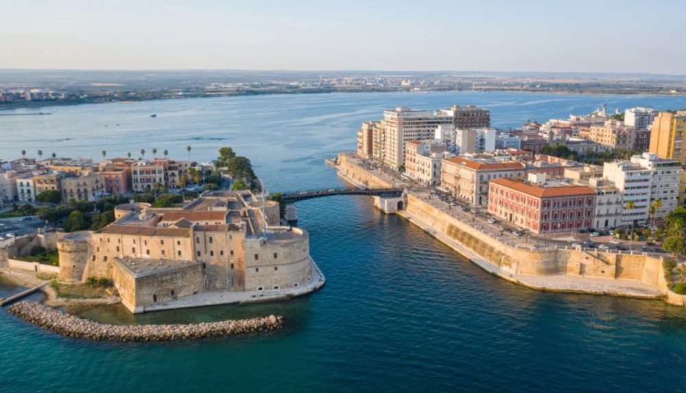 &Omicron; &Tau;ά&rho;&alpha;&nu;&tau;&alpha;&sigmaf;, &eta; &alpha;&pi;&omicron;&iota;&kappa;ί&alpha; &tau;&eta;&sigmaf; &alpha;&rho;&chi;&alpha;ί&alpha;&sigmaf; &Sigma;&pi;ά&rho;&tau;&eta;&sigmaf;, &kappa;&alpha;&lambda;&epsilon;ί &tau;&omicron; 3&omicron; &Gamma;&Epsilon;&Lambda;