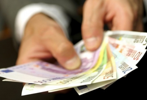 «Εγγυημένη» ανακούφιση για 300 χιλ. οικογένειες