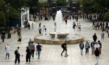 Eurostat: A&pi;&omicron;&kappa;&lambda;&iota;&mu;ά&kappa;&omega;&sigma;&eta; &tau;&omicron;&upsilon; &pi;&lambda;&eta;&theta;&omega;&rho;&iota;&sigma;&mu;&omicron;ύ &sigma;&tau;&eta;&nu; &Epsilon;&lambda;&lambda;ά&delta;&alpha;