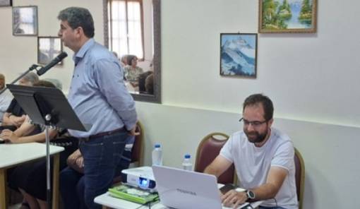 &Sigma;&epsilon; Ά&gamma;&iota;&omicron; &Delta;&eta;&mu;ή&tau;&rho;&iota;&omicron; &kappa;&alpha;&iota; &Gamma;&epsilon;&rho;ά&kappa;&iota; &omicron;&iota; &epsilon;&nu;&eta;&mu;&epsilon;&rho;&omega;&tau;&iota;&kappa;έ&sigmaf; &delta;&rho;ά&sigma;&epsilon;&iota;&sigmaf; &gamma;&iota;&alpha; &tau;&iota;&sigmaf; &alpha;&pi;ά&tau;&epsilon;&sigmaf;