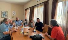 &Sigma;&tau;&eta; &sigma;&upsilon;&nu;&epsilon;&delta;&rho;ί&alpha;&sigma;&eta; &tau;&eta;&sigmaf; &Omicron;&Epsilon;&Epsilon;&Sigma;&Pi; &eta; &phi;&omega;&nu;ή &kappa;&alpha;&iota; &omicron;&iota; &alpha;&gamma;&omega;&nu;ί&epsilon;&sigmaf; &tau;&omega;&nu; &epsilon;&mu;&pi;ό&rho;&omega;&nu; &tau;&eta;&sigmaf; &Sigma;&pi;ά&rho;&tau;&eta;&sigmaf;