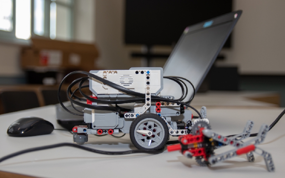 &Sigma;&epsilon;&mu;&iota;&nu;ά&rho;&iota;&omicron; &rho;&omicron;&mu;&pi;&omicron;&tau;&iota;&kappa;ή&sigmaf; &kappa;&alpha;&iota; 3D &epsilon;&kappa;&tau;ύ&pi;&omega;&sigma;&eta;&sigmaf; &gamma;&iota;&alpha; &epsilon;&kappa;&pi;&alpha;&iota;&delta;&epsilon;&upsilon;&tau;&iota;&kappa;&omicron;ύ&sigmaf;