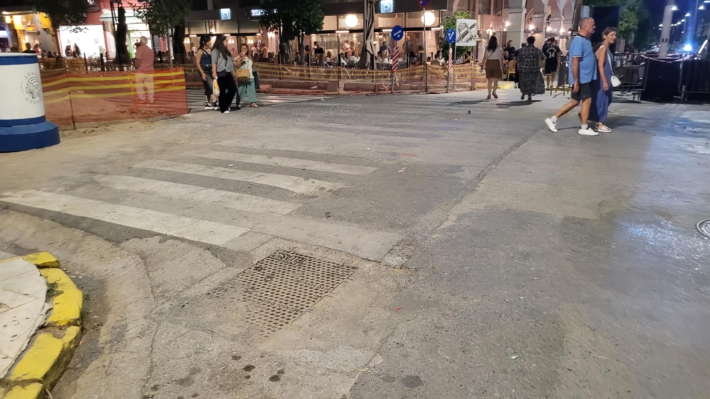 &Lambda;&alpha;&mu;&pi;ί&kappa;&omicron; &epsilon;&nu; &rho;&iota;&pi;ή &omicron;&phi;&theta;&alpha;&lambda;&mu;&omicron;ύ &eta; &Sigma;&pi;ά&rho;&tau;&eta; &mu;&epsilon;&tau;ά &tau;&eta; &laquo;&Lambda;&epsilon;&upsilon;&kappa;ή &Nu;ύ&chi;&tau;&alpha;&raquo;