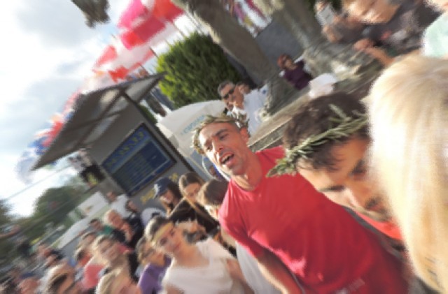 &Tau;&omicron; &laquo;&epsilon;&upsilon;&chi;&alpha;&rho;&iota;&sigma;&tau;ώ&raquo; &tau;&omicron;&upsilon; &Sigma;&pi;&alpha;&rho;&tau;&alpha;&theta;&lambda;&eta;&tau;ή &Sigma;&tau;. &Sigma;&tau;&alpha;&upsilon;&rho;ό&pi;&omicron;&upsilon;&lambda;&omicron;&upsilon; 